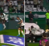 El festejo más desafortunado: cayó al vacío, se lesionó y encima le anularon el gol 
